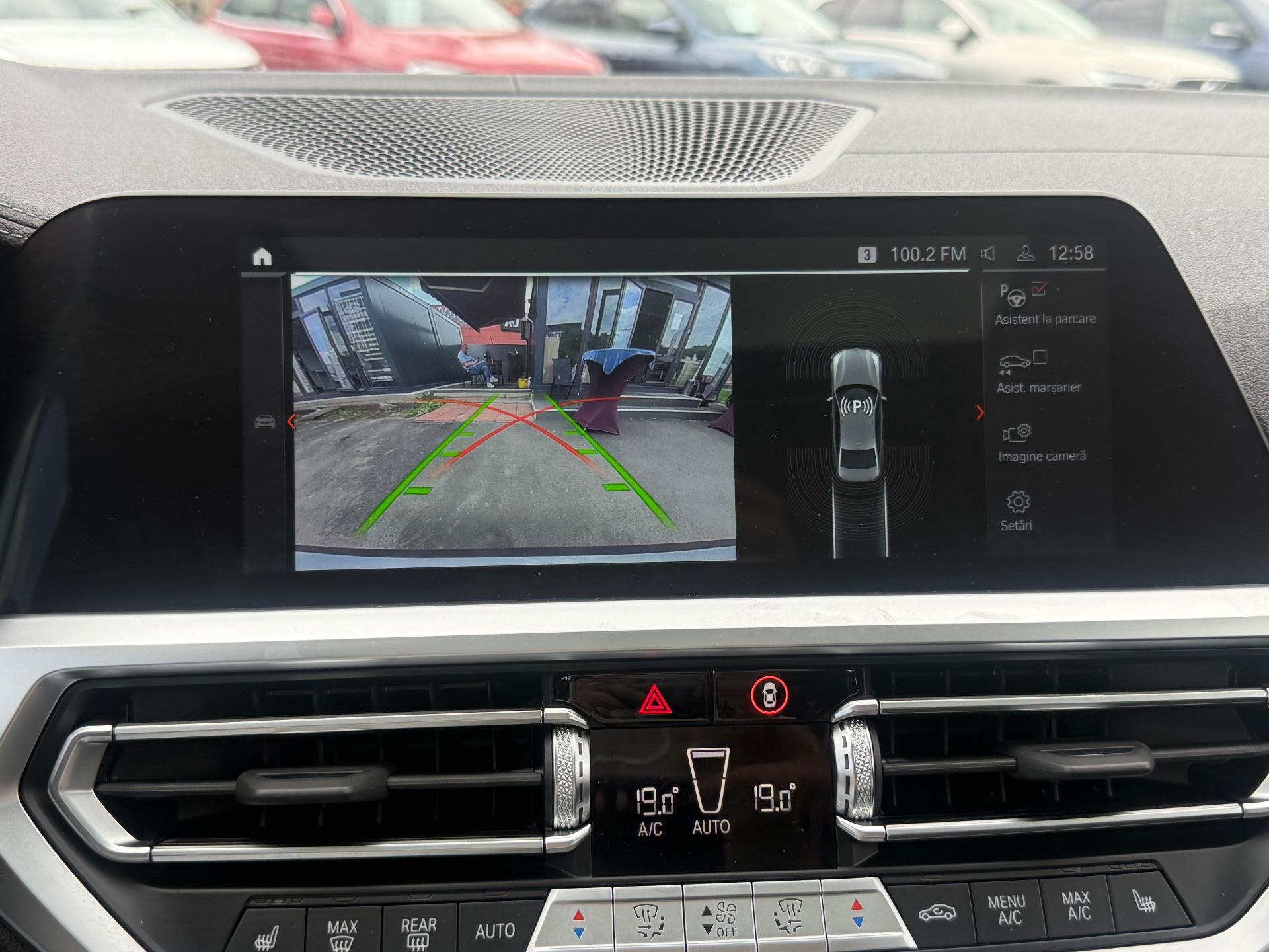 BMW Seria 3 2022 320d xDrive AT Luxury Line - foto 12