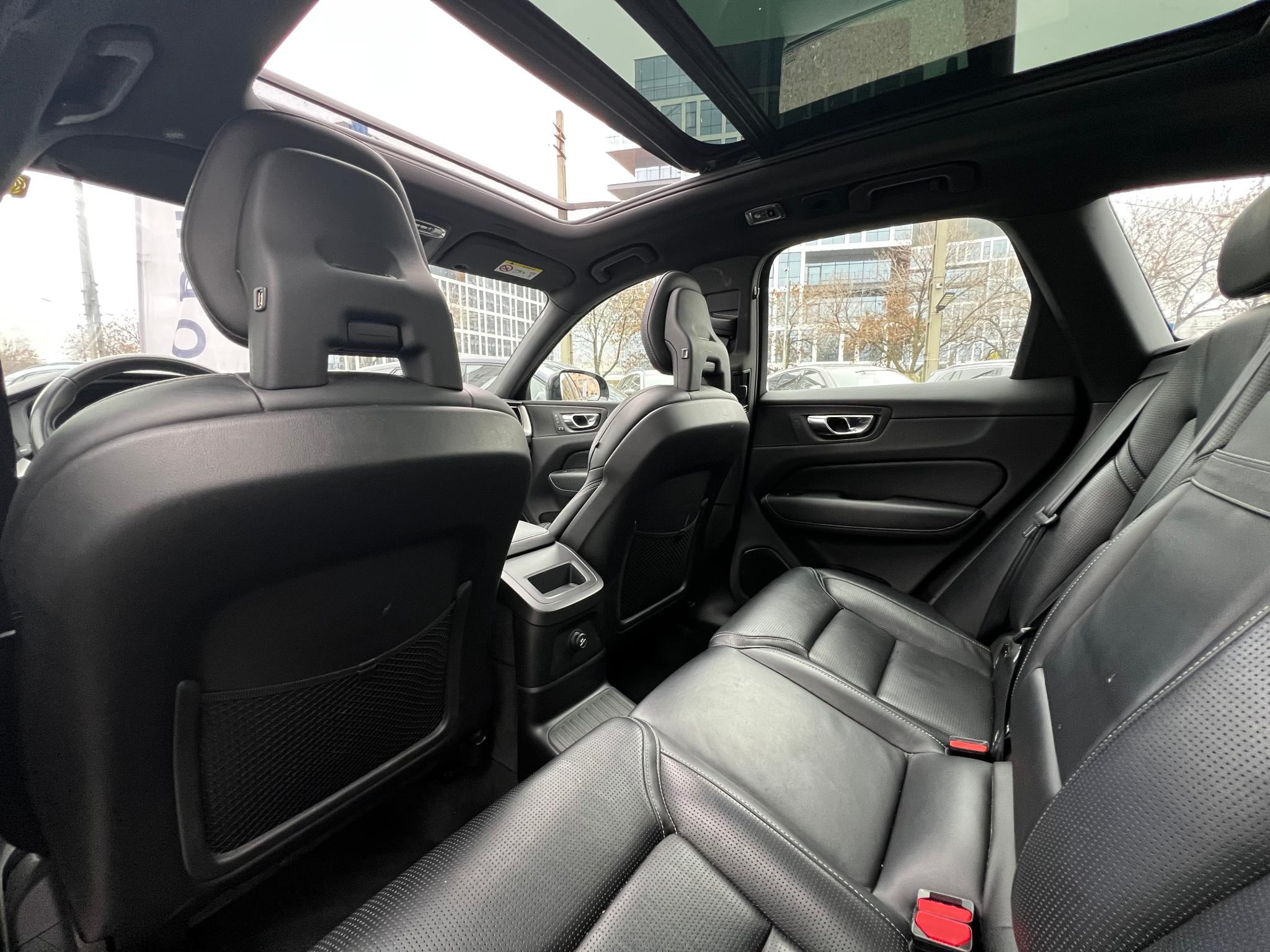 Volvo XC60 2020 T8 Twin Engine AWD R-Design - foto 16
