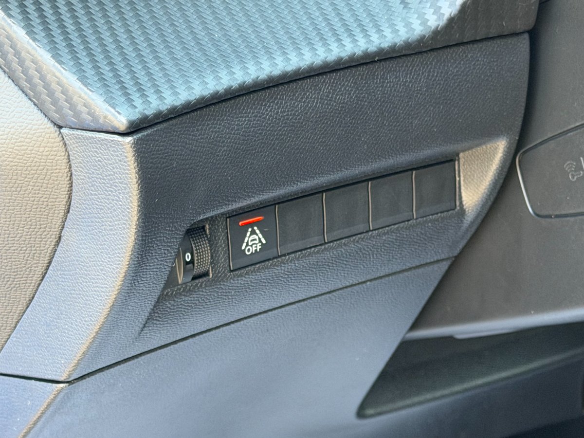Peugeot 208 2023 1.2 L PureTech STT EAT8 Allure - foto 9