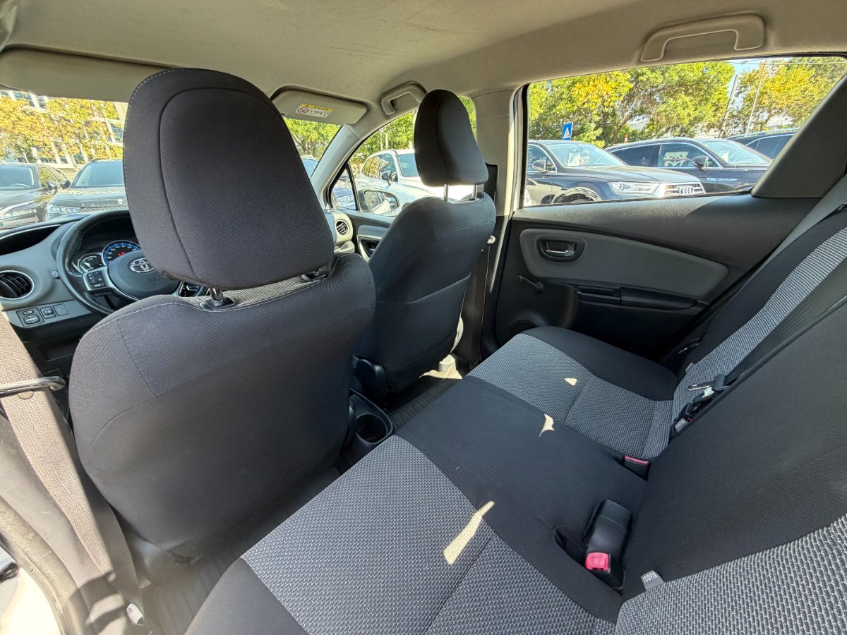 Toyota Yaris 2016 1.5 VVT-i HSD Dynamic - foto 13