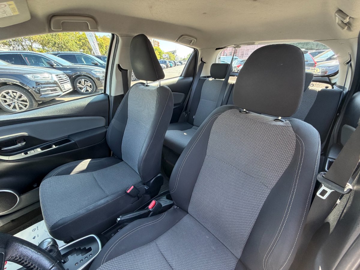 Toyota Yaris 2016 1.5 VVT-i HSD Dynamic - foto 12