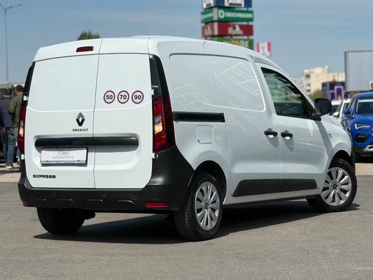 Renault Express 2022 1.5 diesel 75 cp - foto 8