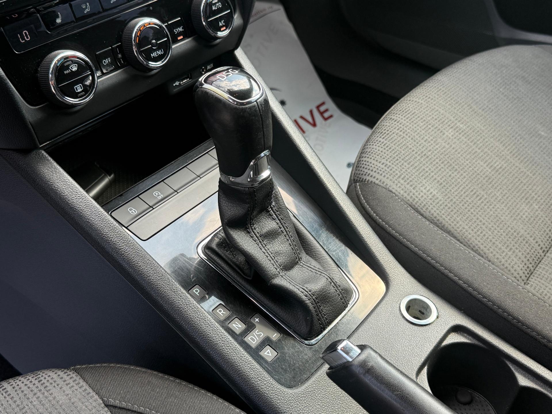 Skoda Octavia Combi Style 1.6 Tdi DSG - foto 15
