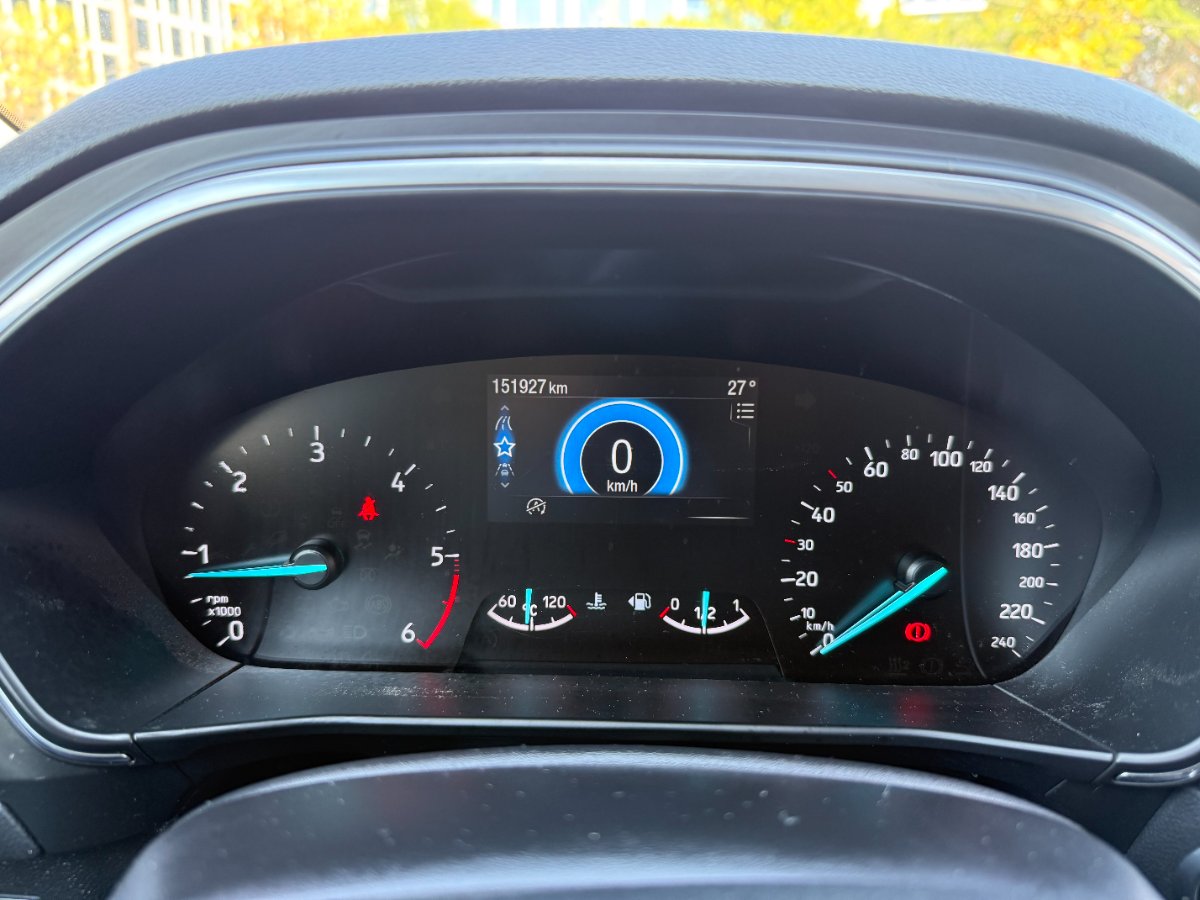 Ford Focus 2019 1.5 EcoBlue Titanium - foto 22