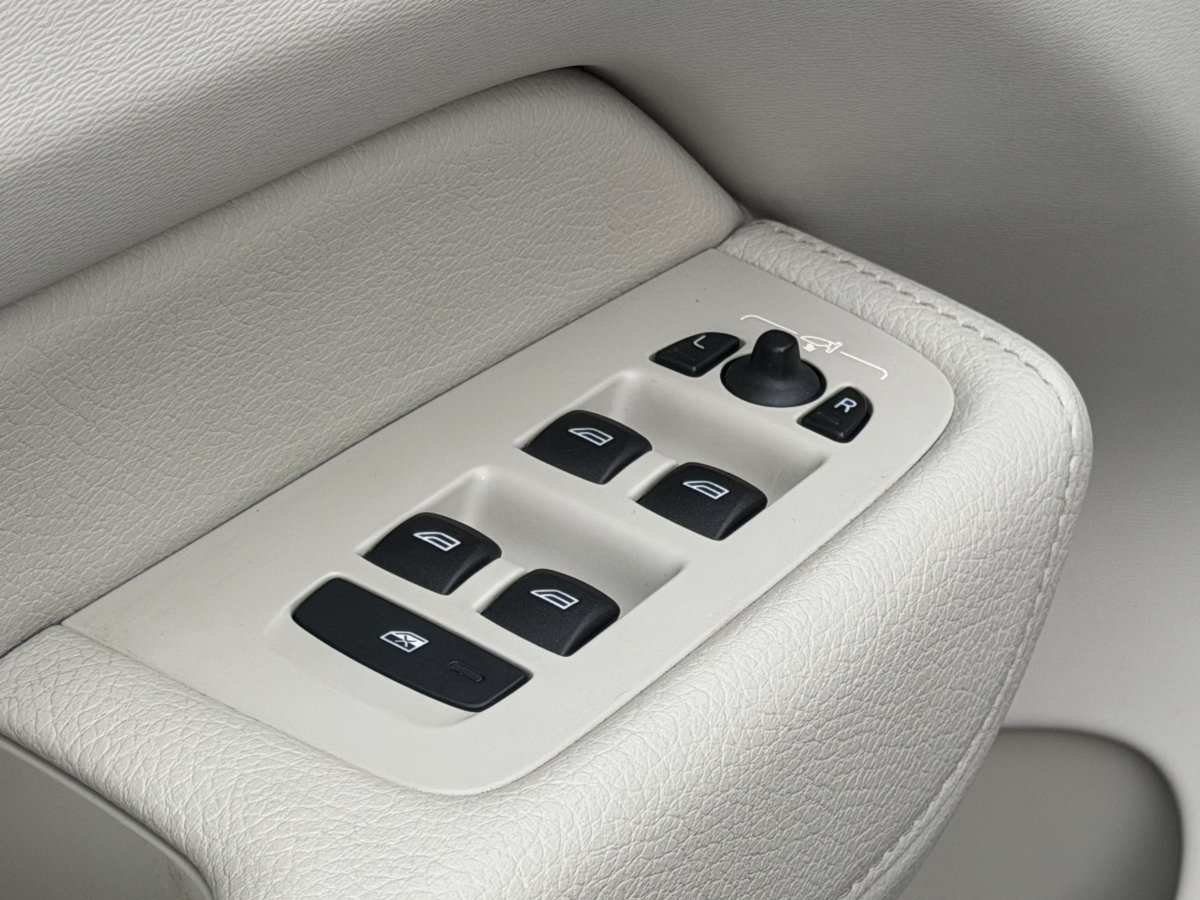 Volvo XC60 2021 - foto 9