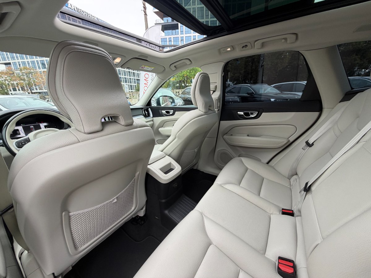 Volvo XC60 2021 - foto 16
