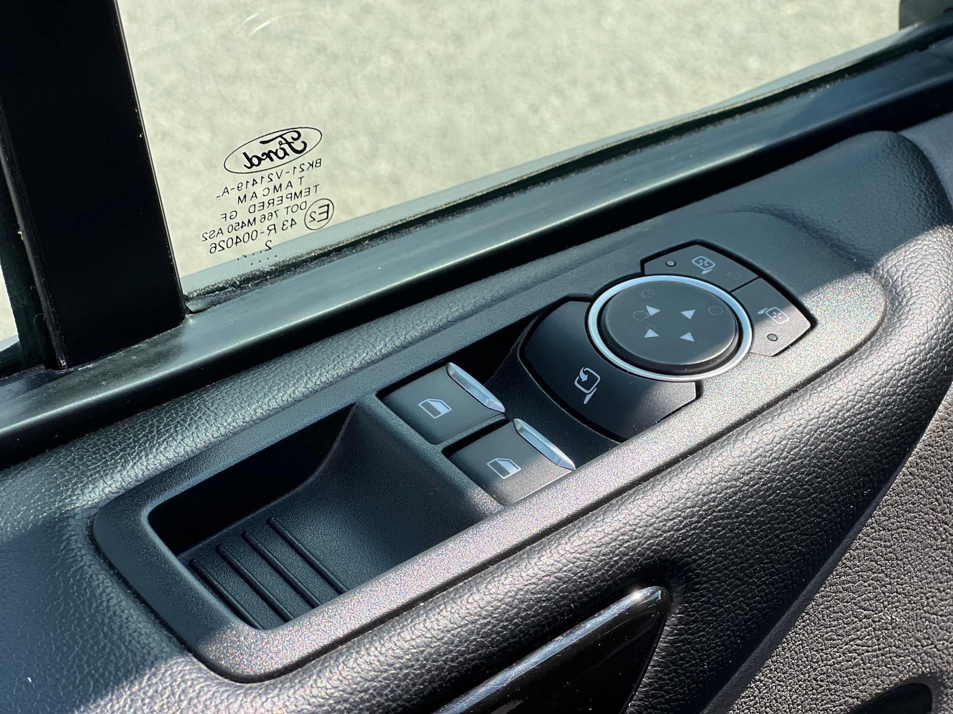 Ford Tourneo Custom 7+1 - GARANTIE FORD 2027 - foto 13