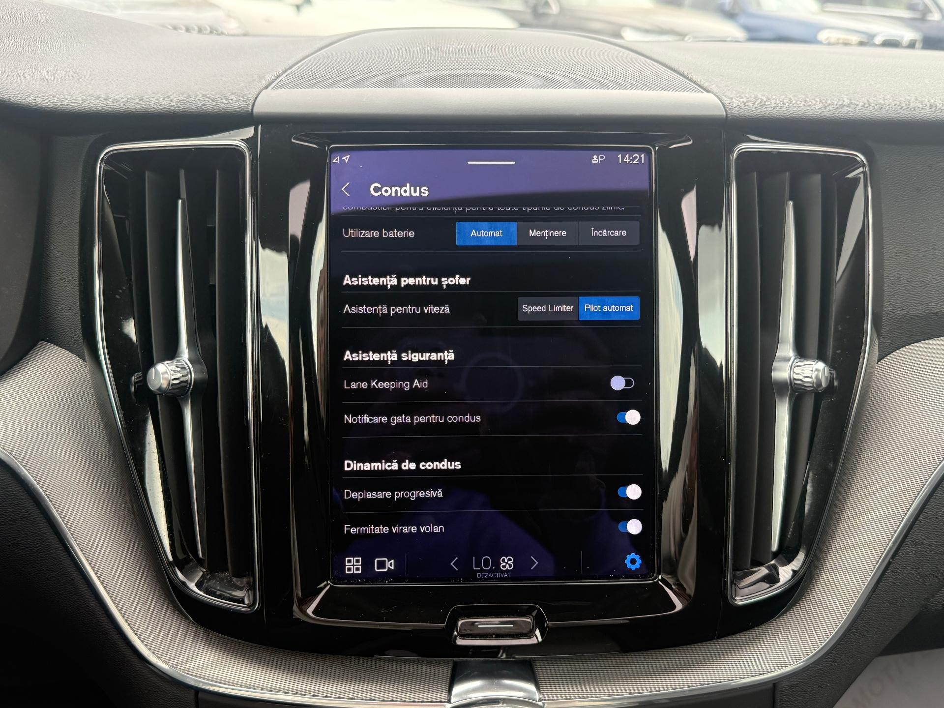 Volvo XC 60 RECHARGE - INSCRIPTION T6 Hybrid AWD - Primul proprietar - foto 8