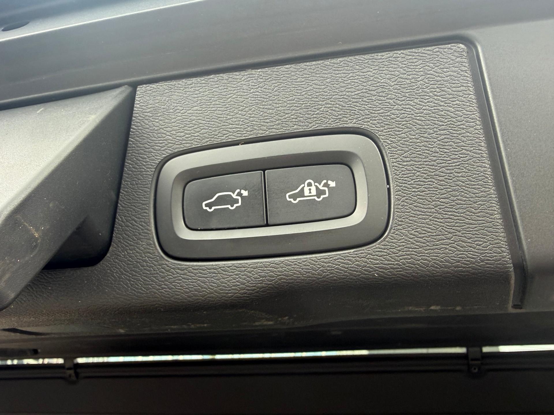 Volvo XC 60 RECHARGE - INSCRIPTION T6 Hybrid AWD - Primul proprietar - foto 23