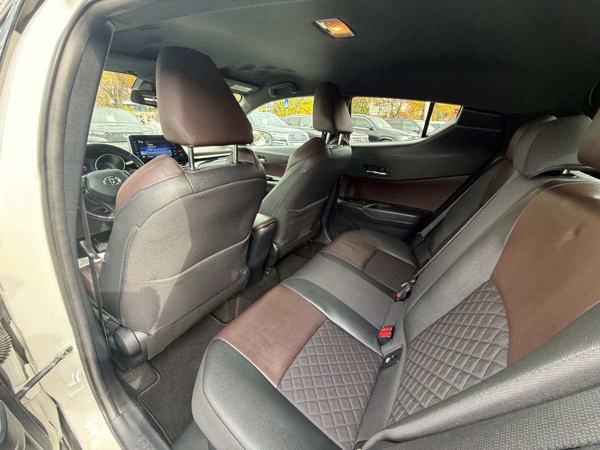 Toyota C-HR 2017 1.8 HSD 122 CP 4x2 CVT Style - foto 17