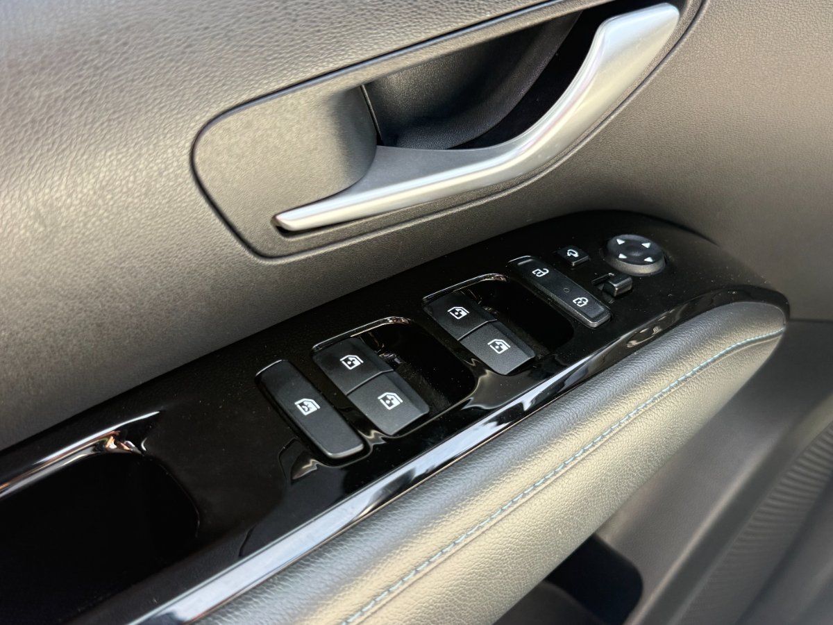 Hyundai TUCSON 2021 1.6 l 215 CP 4WD 6AT HEV Luxury - foto 28