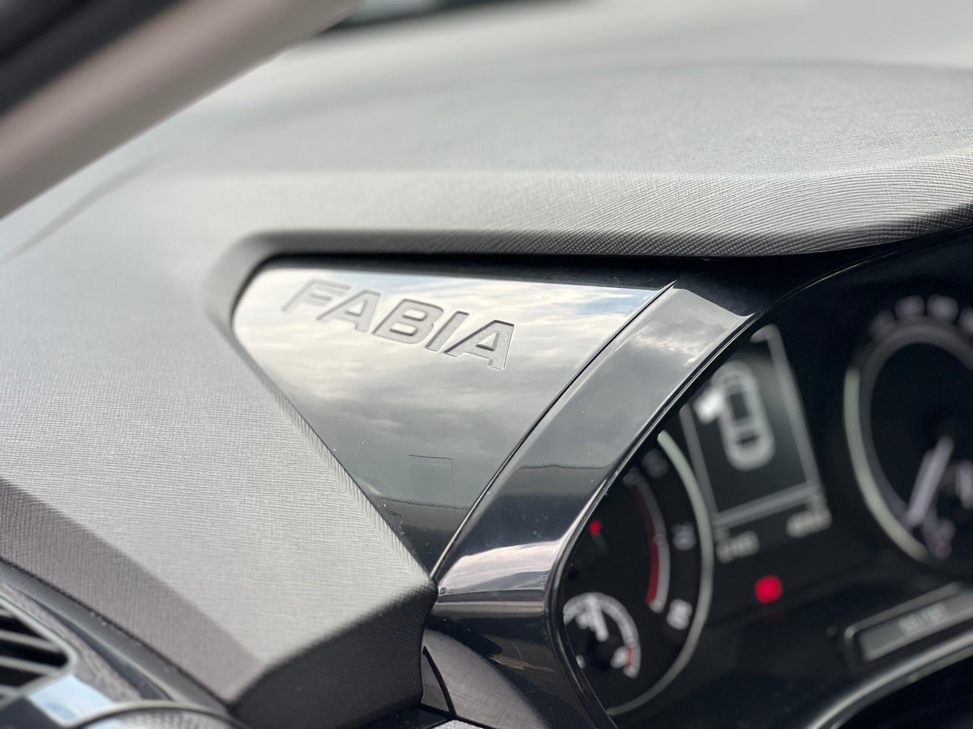 Skoda Fabia 2023 1.0 MPI 80 CP Essence - foto 9