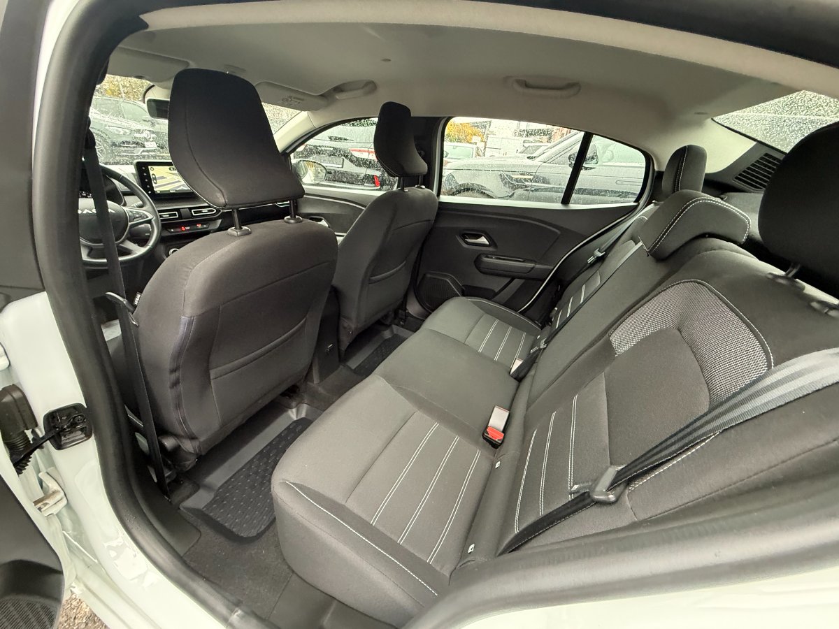 Dacia Logan 2023 TCe 90 MT6 Journey+ - foto 21