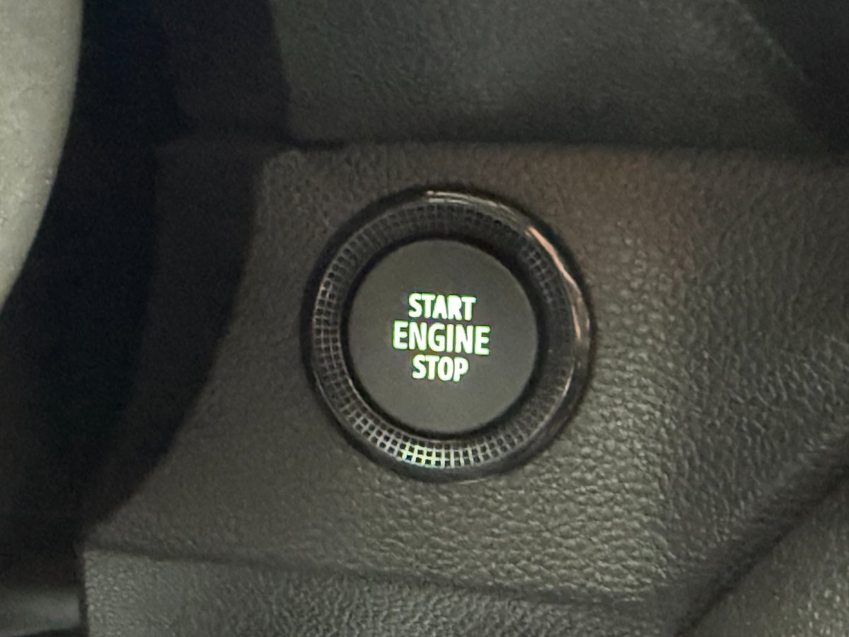 Dacia Logan 2023 TCe 90 MT6 Journey+ - foto 16