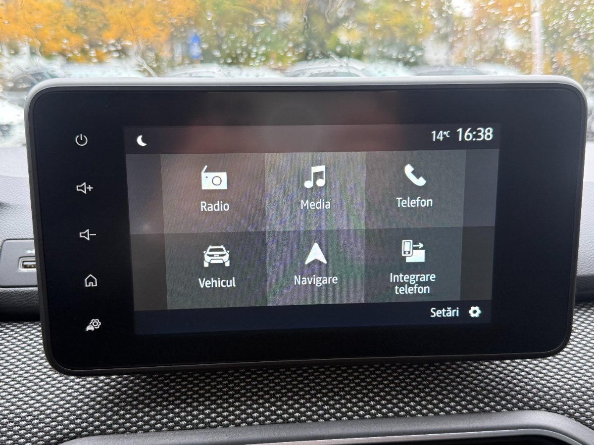 Dacia Logan 2023 TCe 90 MT6 Journey+ - foto 13