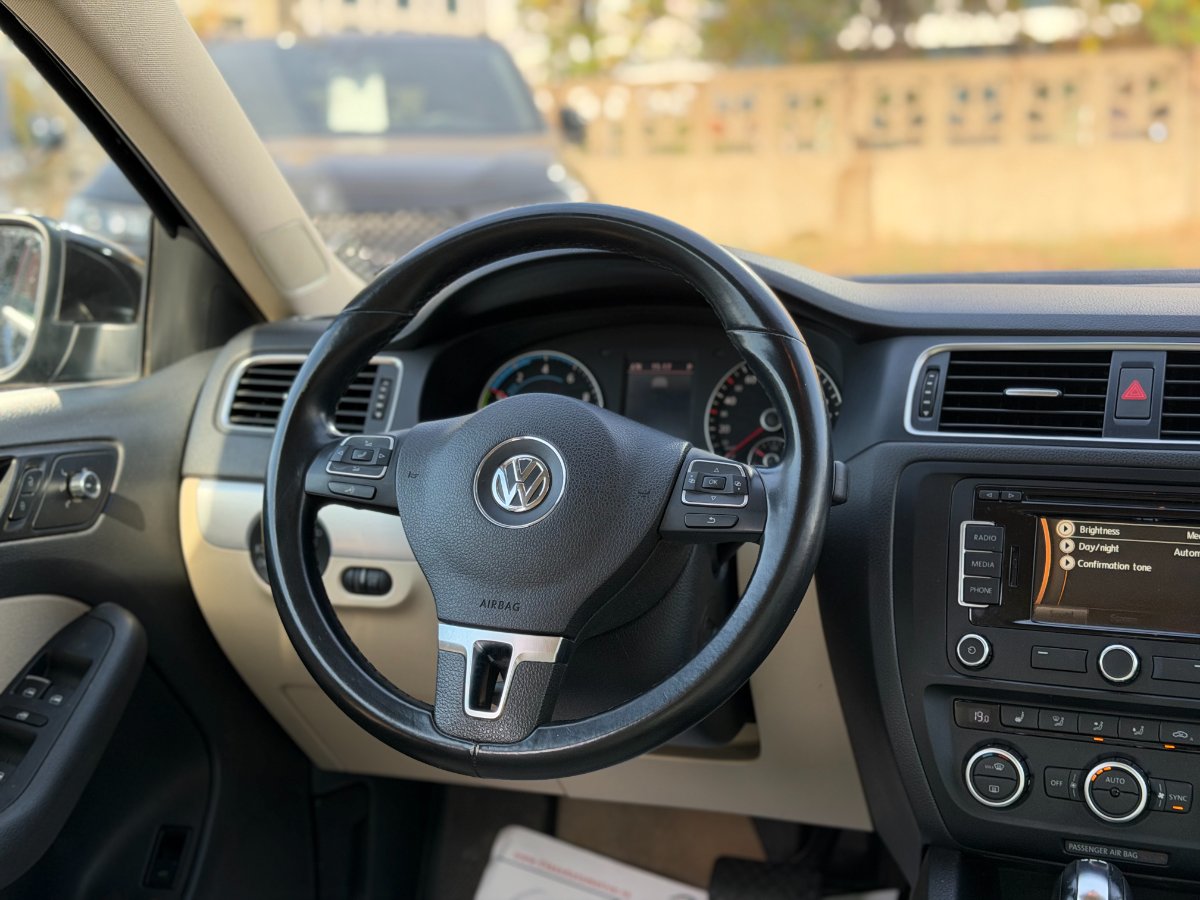 Volkswagen Jetta 2013 1.4 TSI Comfortline - foto 23