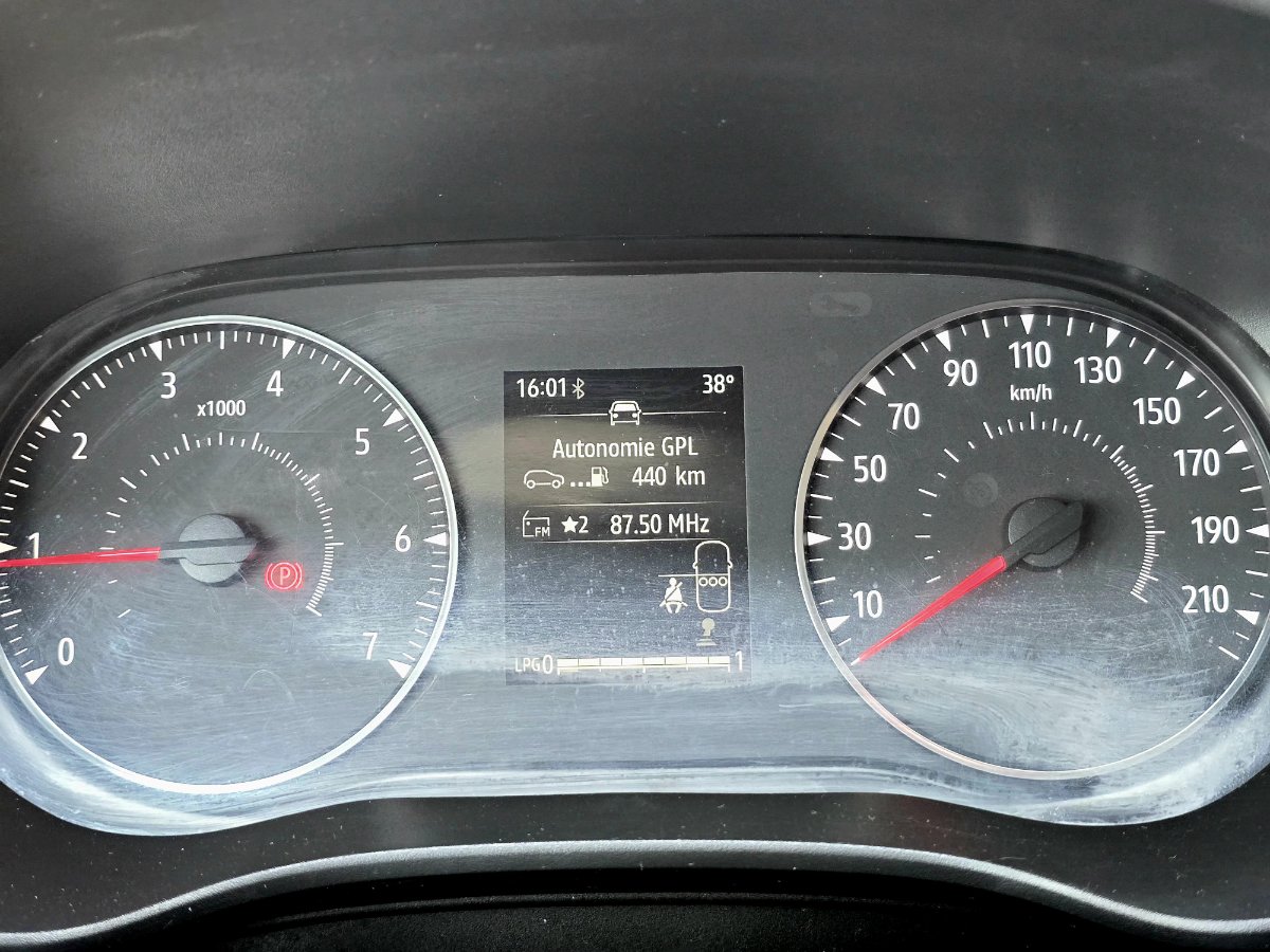 Dacia Logan 2021 TCe 90 MT6 Expression - foto 9