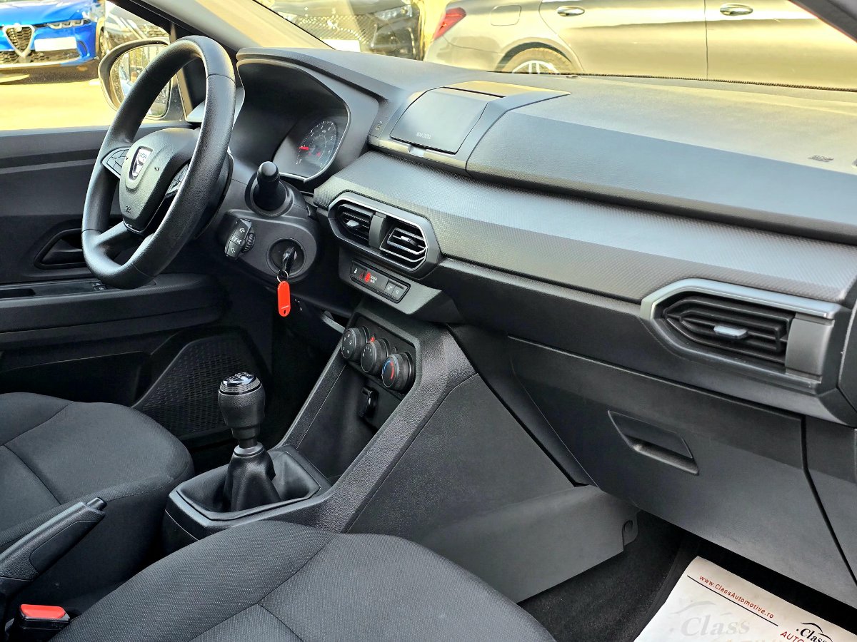 Dacia Logan 2021 TCe 90 MT6 Expression - foto 10