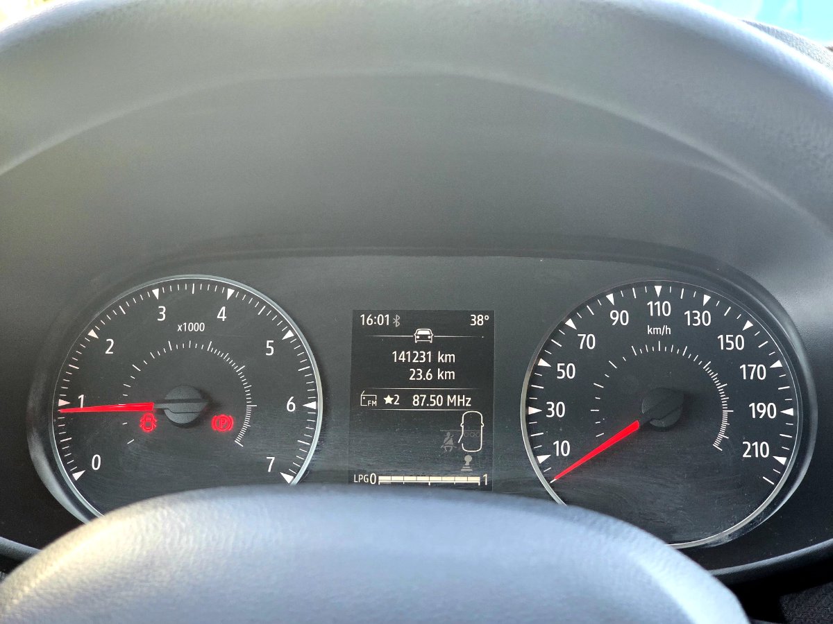 Dacia Logan 2021 TCe 90 MT6 Expression - foto 12