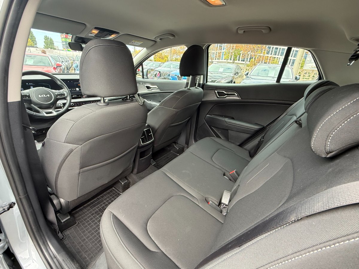 Kia Sportage 2025 1.6 T-GDI 7DCT HP 4x2 Style - foto 16