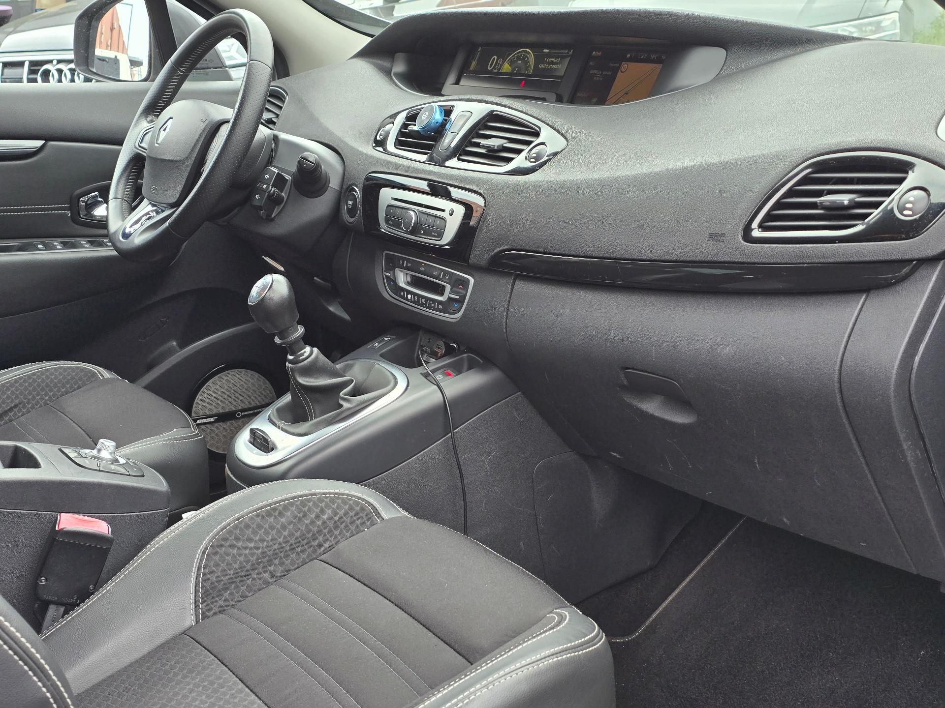 Renault Grand Scenic 2014 1.6 dCi Stop&Start Energy Privilege - foto 8