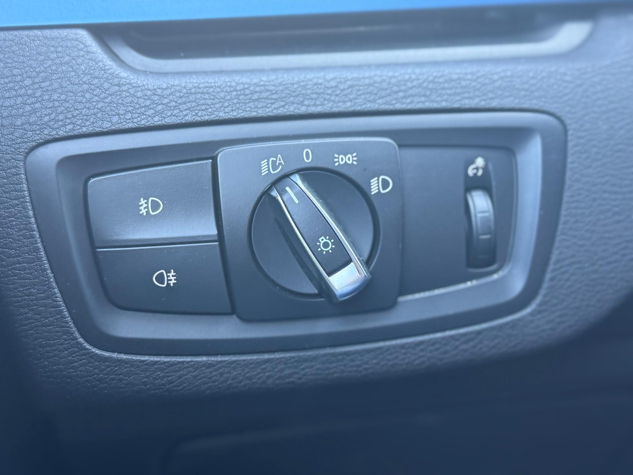 BMW X1 2017 sDrive18d AT - foto 36