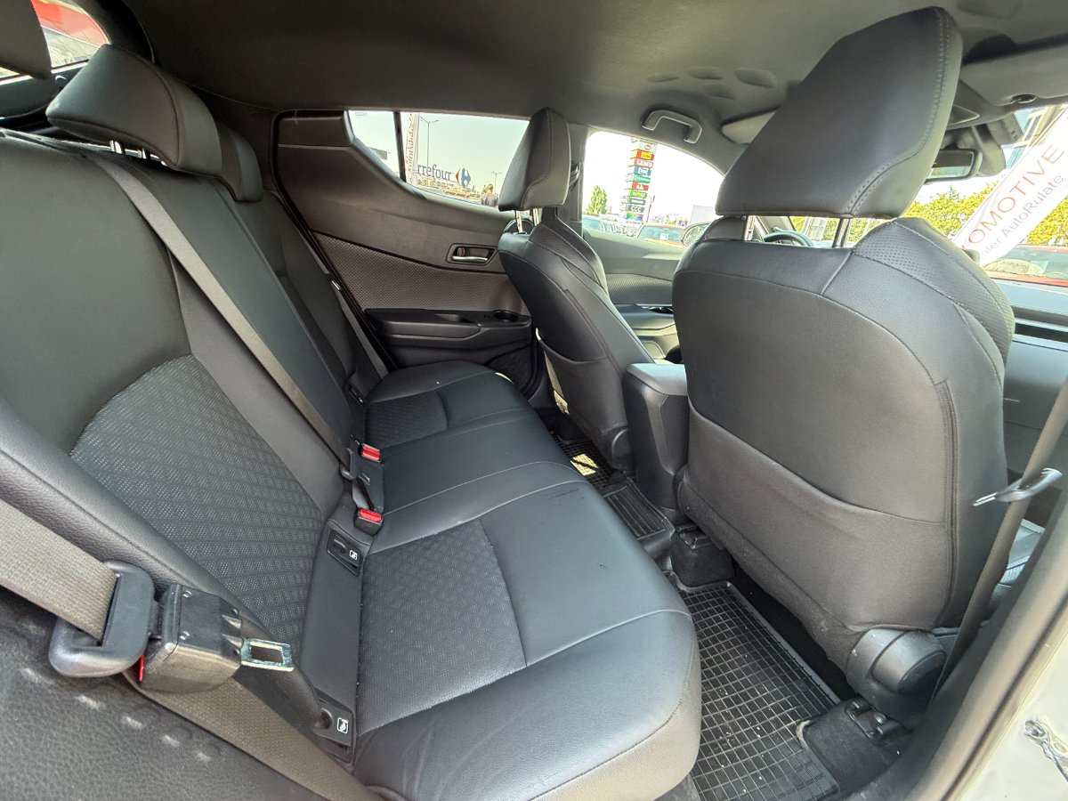 Toyota C-HR 2023 2.0 HSD 184 CP 4x2 CVT Classy Bi-Tone - foto 14