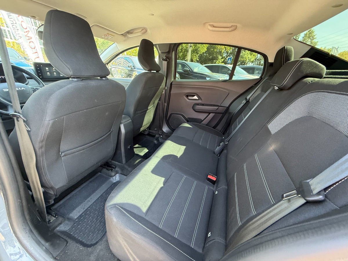 Dacia Logan 2024 TCe 90 CVT Prestige - foto 16