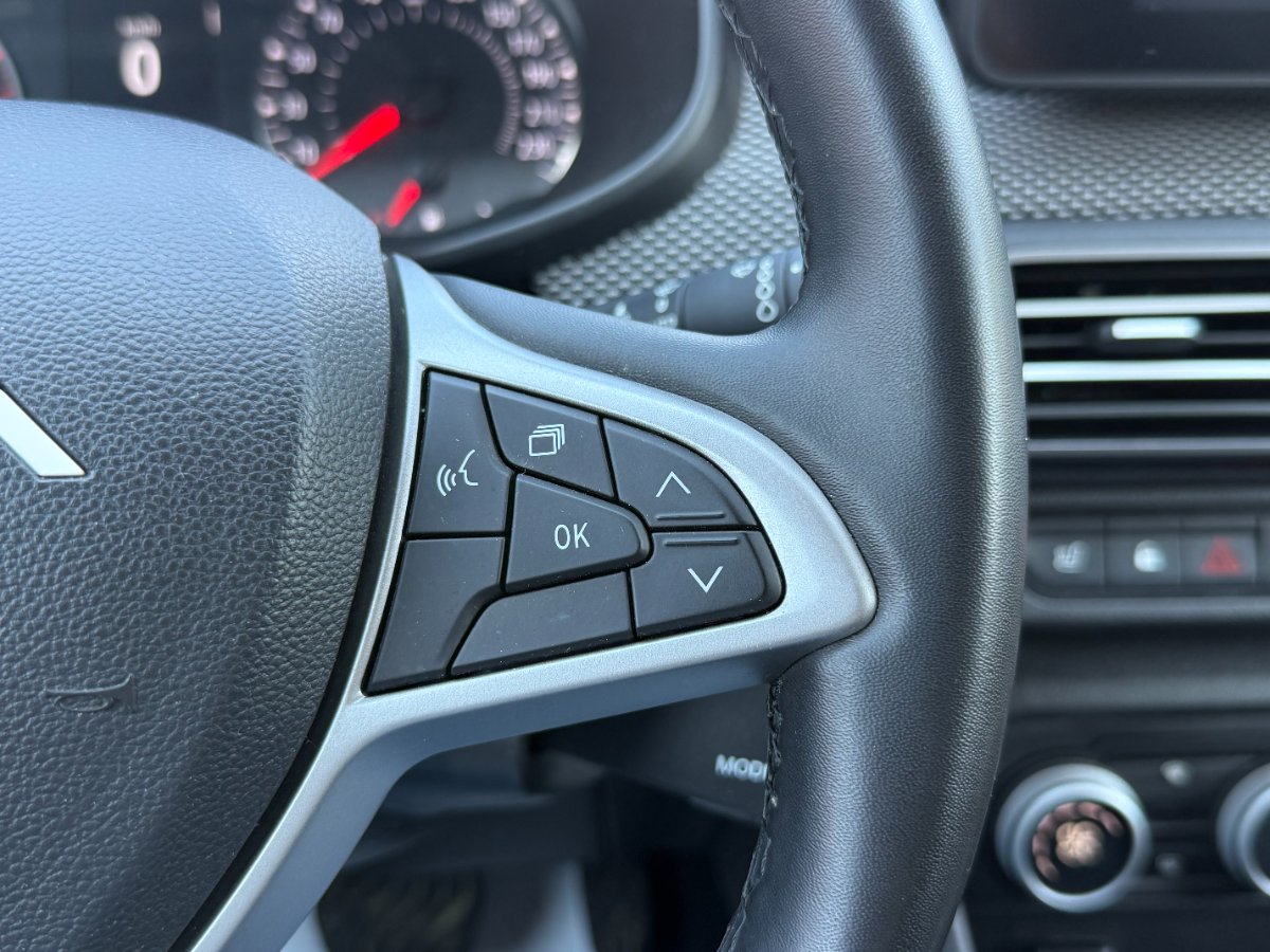 Dacia Logan 2024 TCe 90 CVT Prestige - foto 23