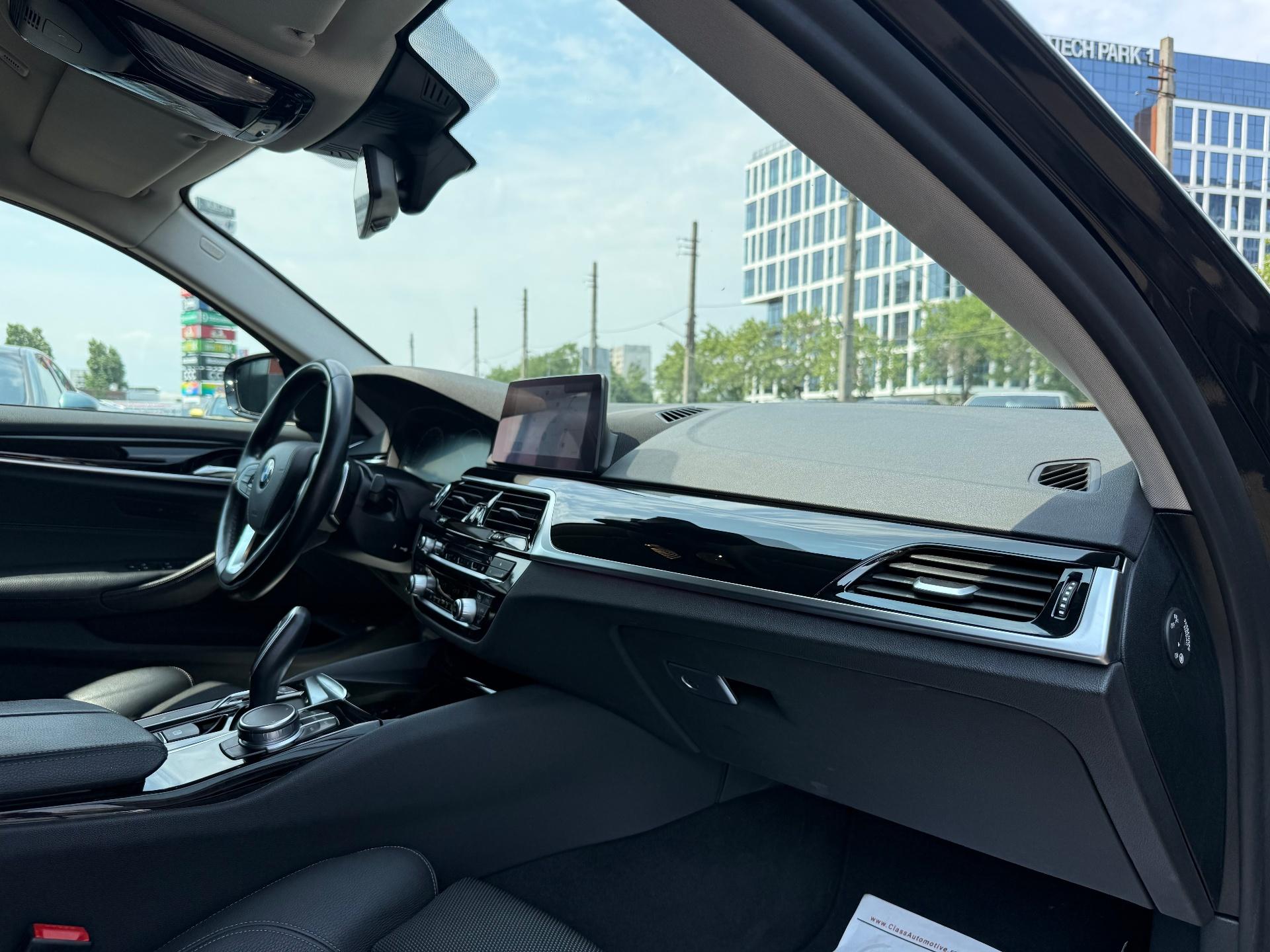 BMW Seria 5 2019 2.0 Diesel 520D Sport Line 190 CP - foto 20