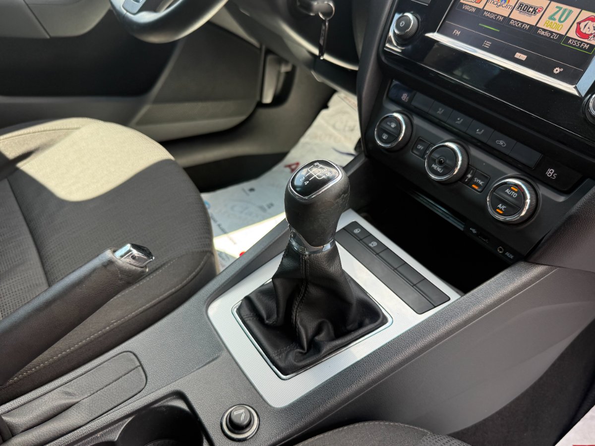 Skoda Octavia 2015 1.6 TDI DSG Ambition - foto 19