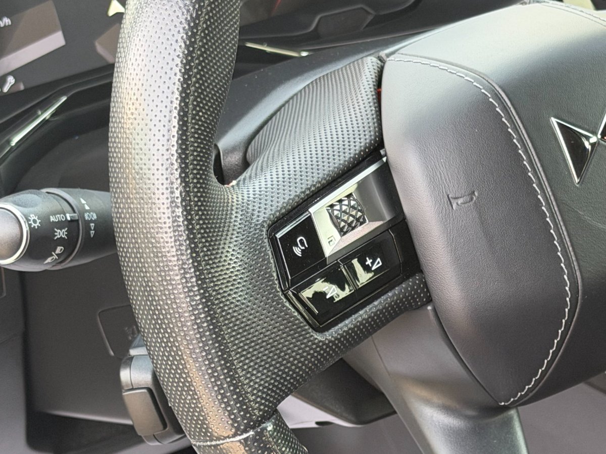DS Automobiles PureTech 180 Aut. Performance Line + 2021 - foto 15