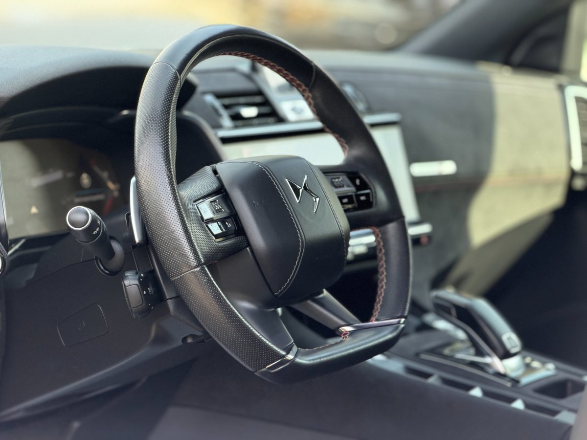 DS Automobiles PureTech 180 Aut. Performance Line + 2021 - foto 12