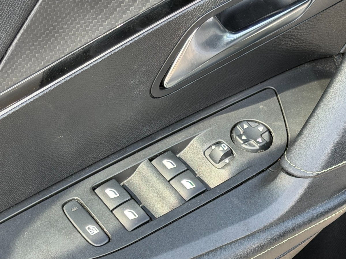 Peugeot 2008 2021 1.2L PureTech 130 S&S EAT8 GT - foto 11