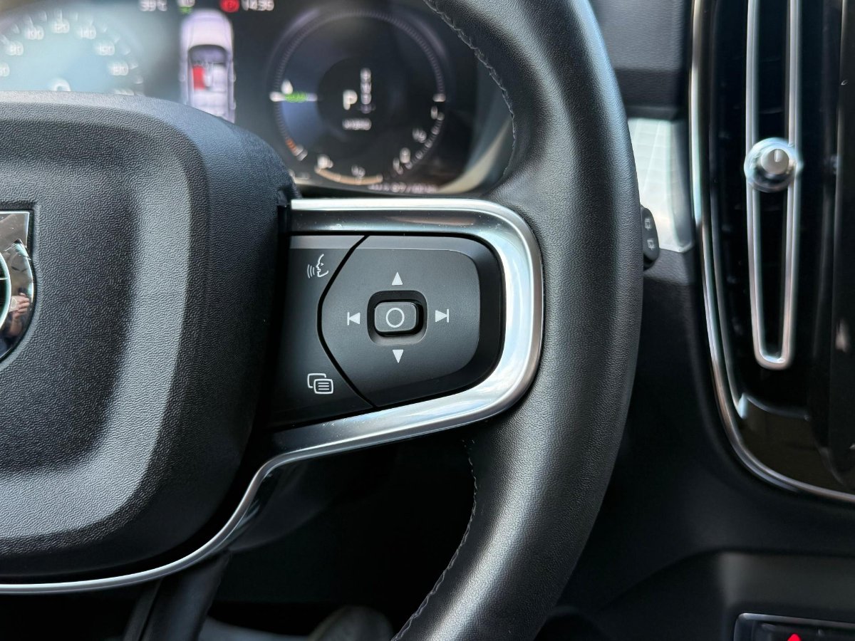 Volvo XC40 2021 - foto 3