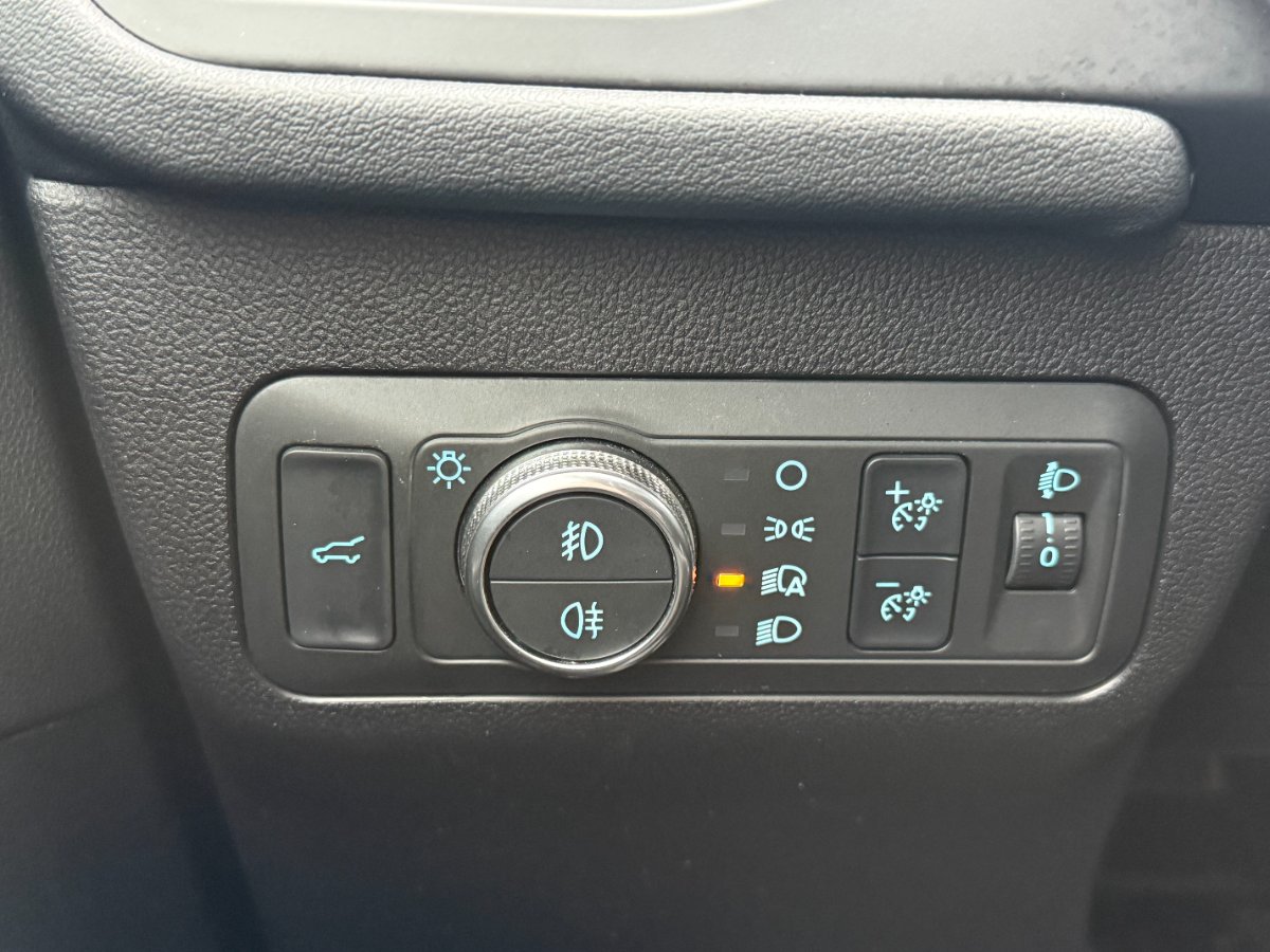 Ford Kuga 2023 2.5 Duratec FHEV FWD Vignale - foto 23