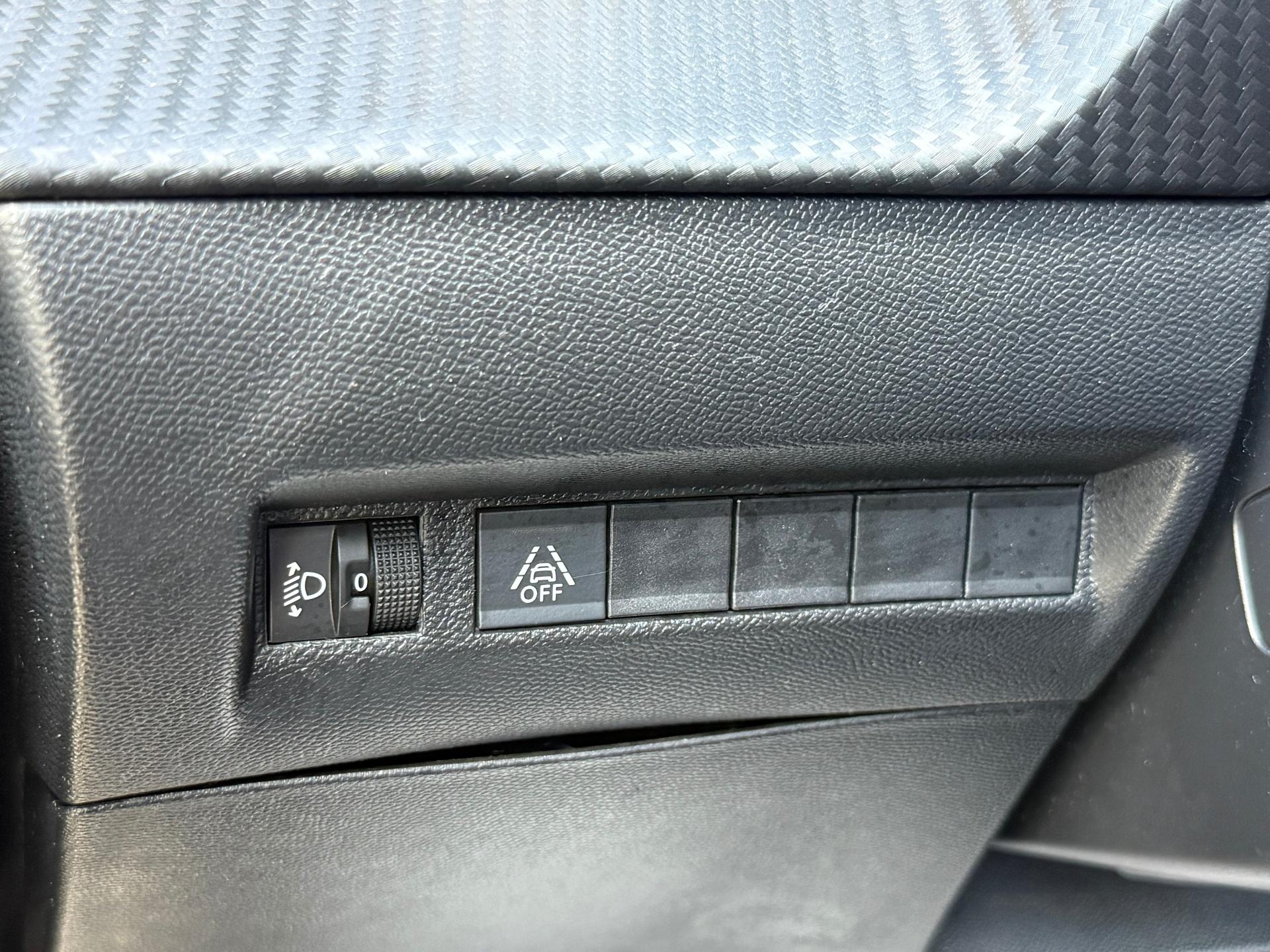 Peugeot 208 2023 1.2 automat GT-Line 100 CP - foto 19