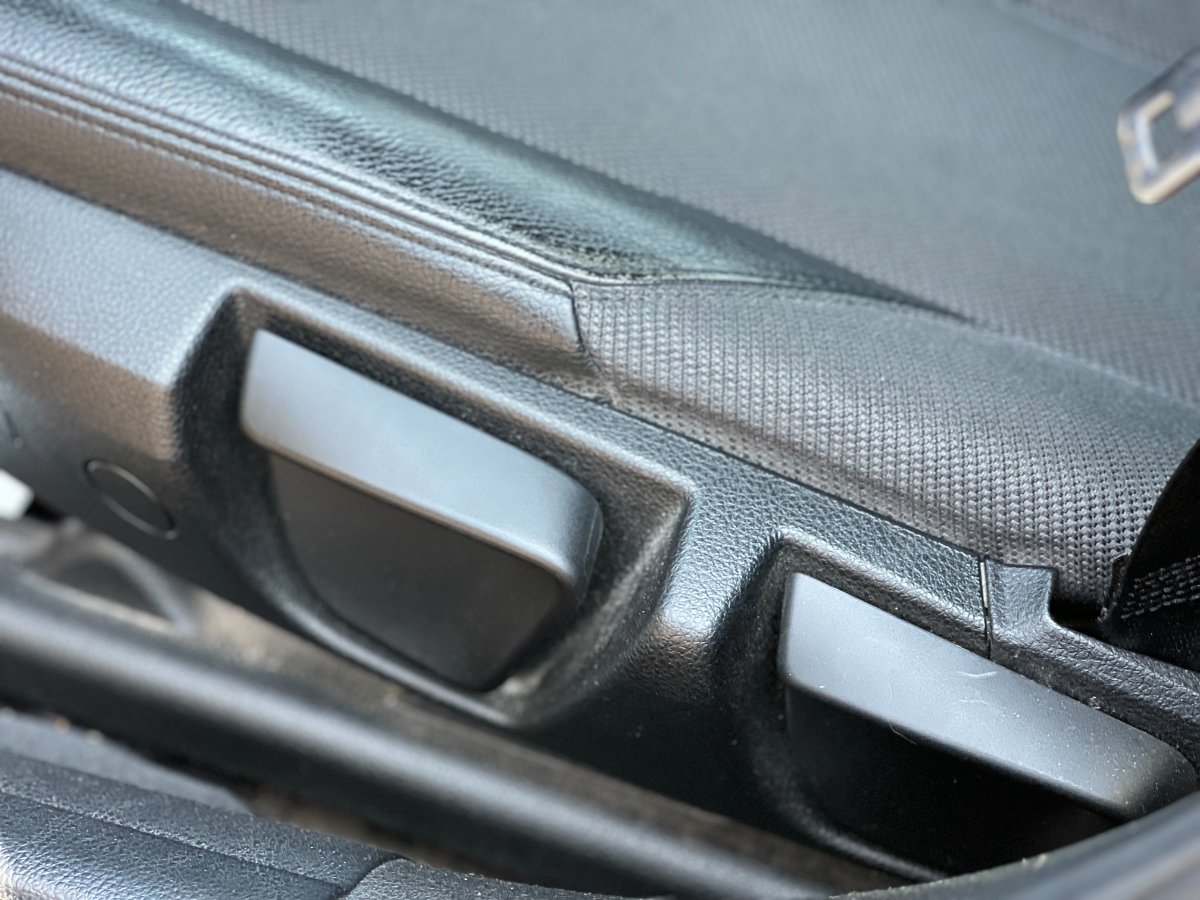 BMW Seria 3 2018 318i - foto 10