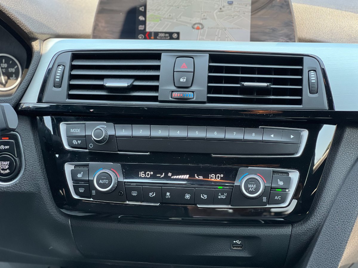 BMW Seria 3 2018 318i - foto 20