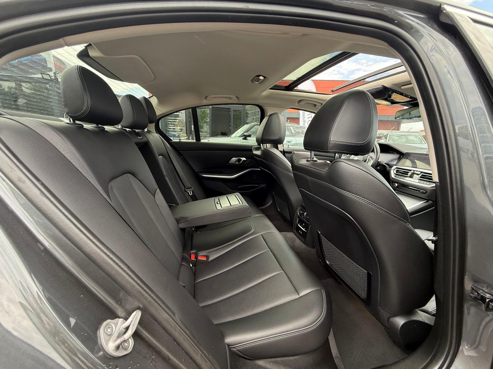 BMW Seria 3 2022 320d xDrive AT Luxury Line - foto 29