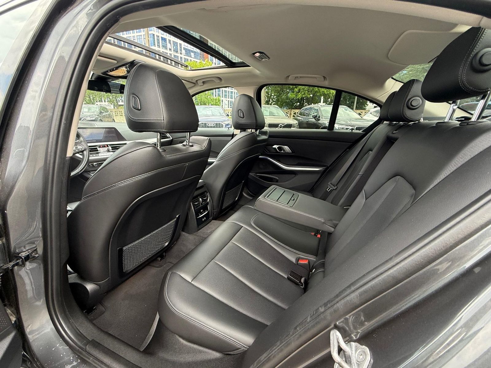 BMW Seria 3 2022 320d xDrive AT Luxury Line - foto 32