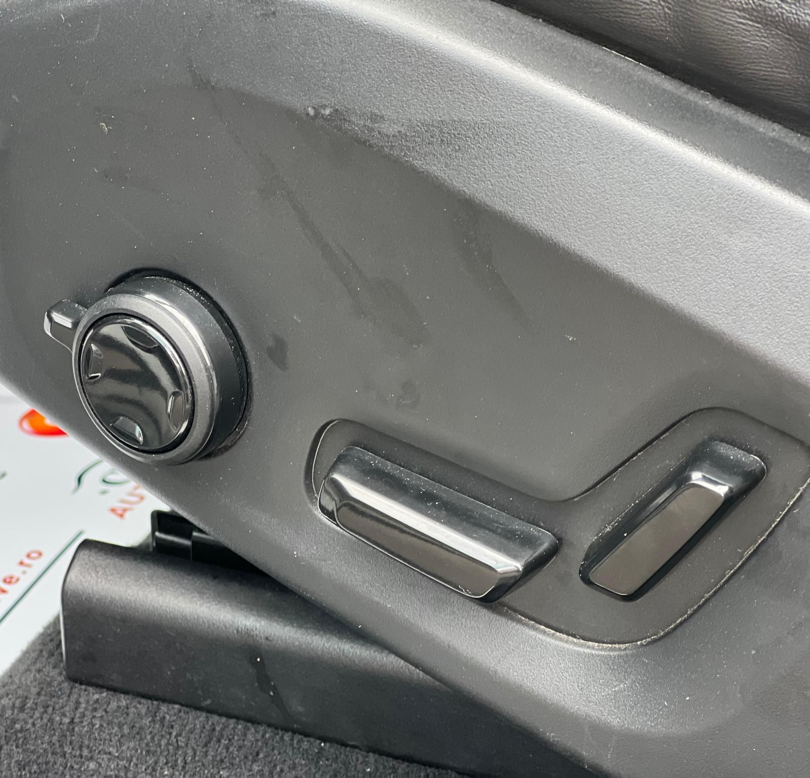Volvo XC 60 2020 - foto 12