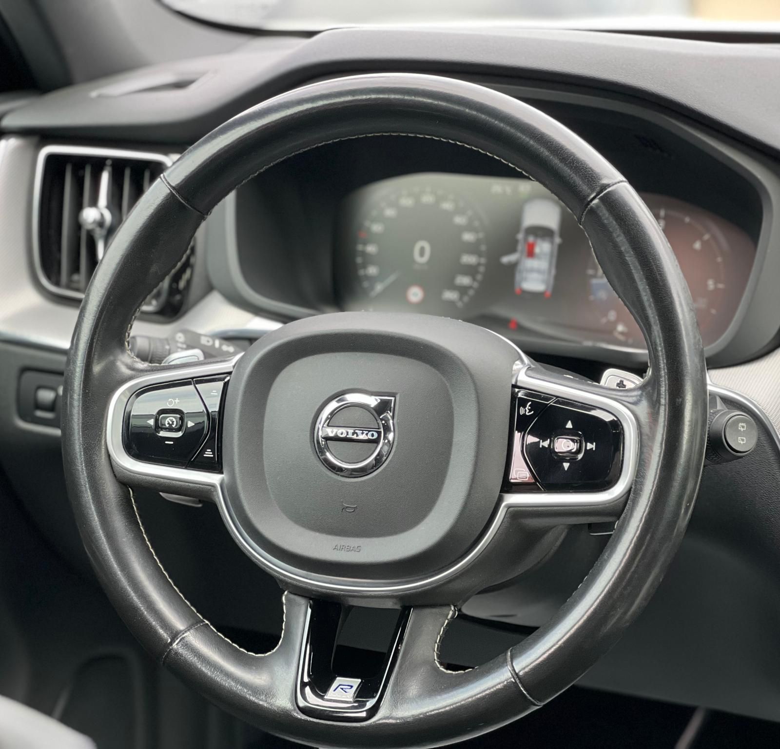 Volvo XC 60 2020 - foto 17