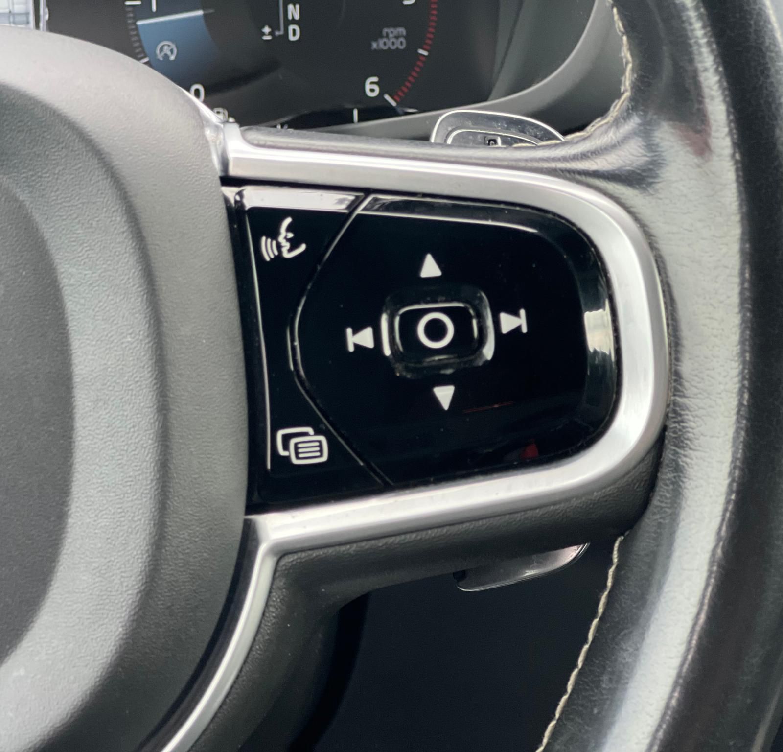 Volvo XC 60 2020 - foto 21