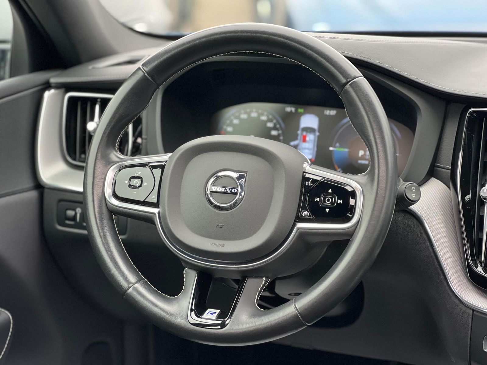 Volvo XC60 2020 T8 Twin Engine AWD R-Design - foto 16