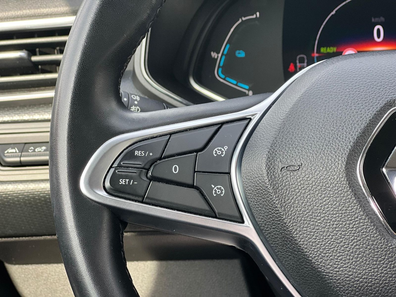 Renault Clio 1.6 E-TECH HYBRID 145 CP - foto 21
