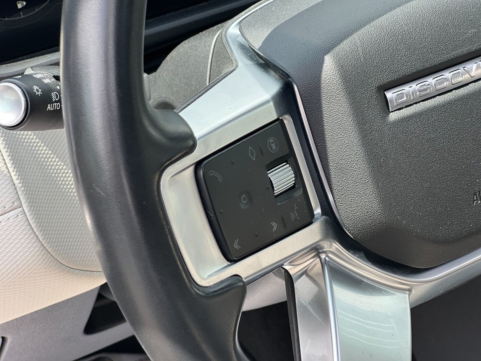 Land Rover Discovery 2024 - foto 18