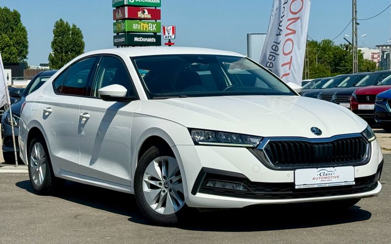 Skoda Octavia 2023 1.0 TSI DSG Mild Hybrid Ambition - foto 3