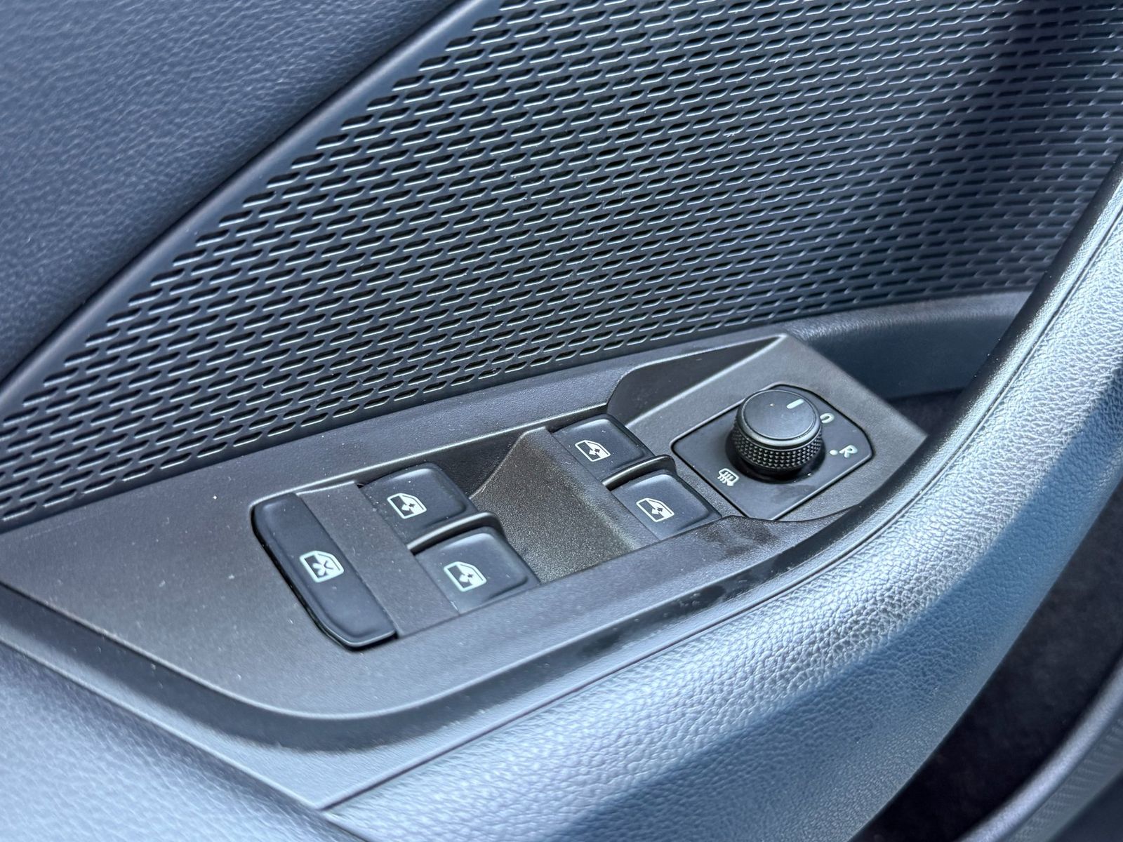 Skoda Octavia 2023 1.0 TSI DSG Mild Hybrid Ambition - foto 19
