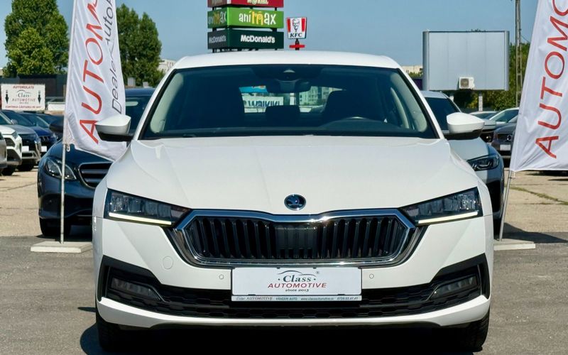 Skoda Octavia 2023 1.0 TSI DSG Mild Hybrid Ambition - foto 2